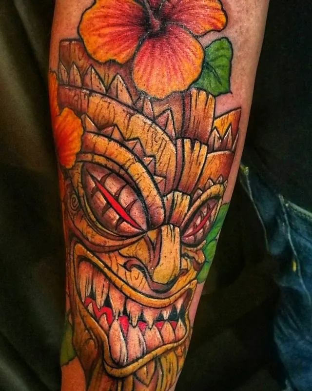 Color and sketchy custom tattoo by Xelo