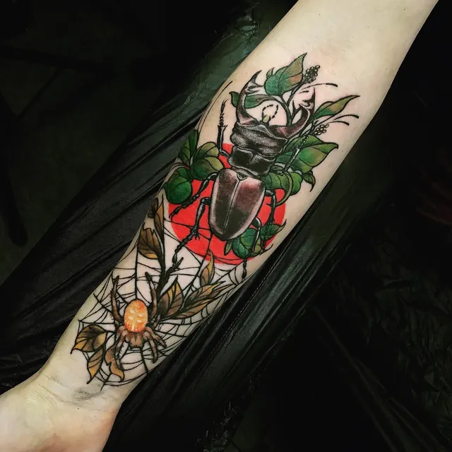 Color and sketchy custom tattoo by Xelo