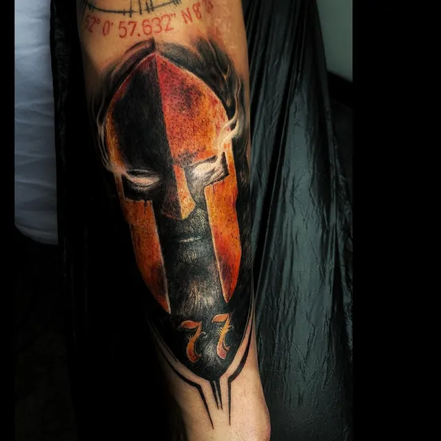 Color and sketchy custom tattoo by Xelo